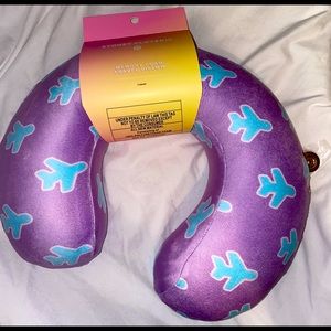 Stoney clover neck pillow